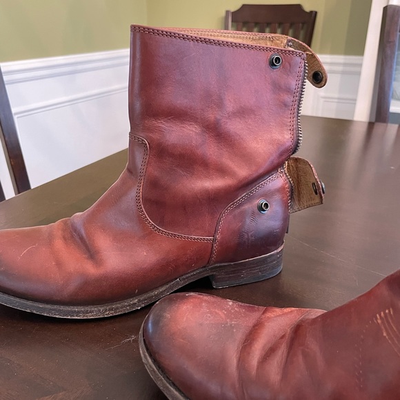 Frye Brown Leather Boots, cowboy style, zip and snap closure, size 7. - Picture 3 of 7